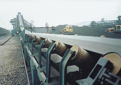 山東大傾角皮帶輸送機