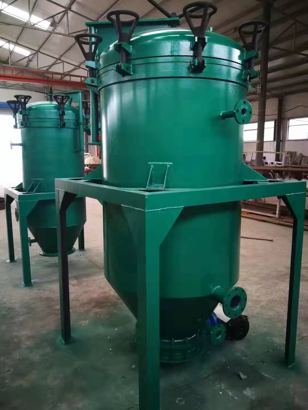供應德泰DT 系列無需濾布、振動卸渣、密閉過濾基礎油脫色過濾機