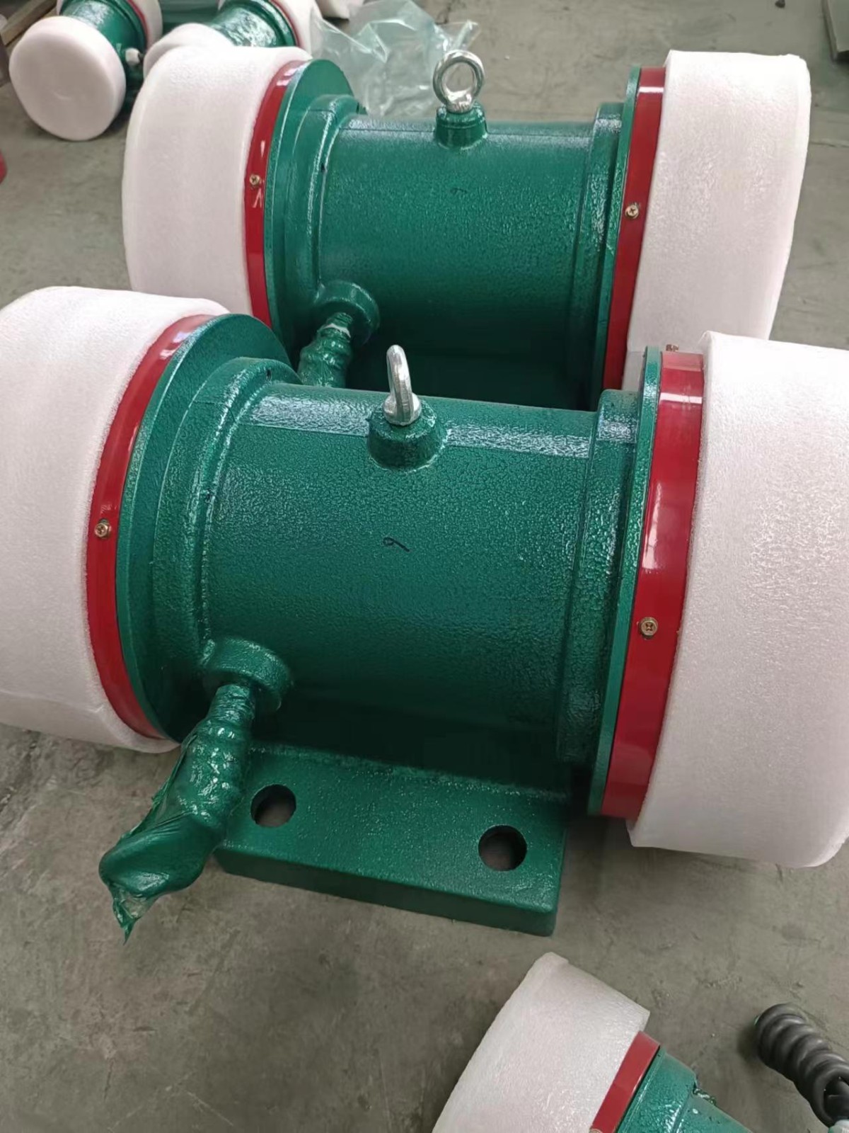 振動電機，振動篩設備，給料機，側板電機，倉壁振動器鯤鵬機械設備供應