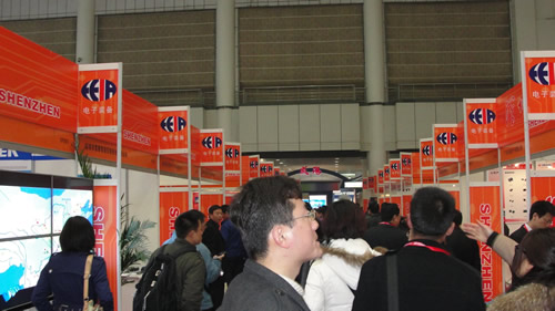 2012年第十四屆西部制博會展館內人頭攢動