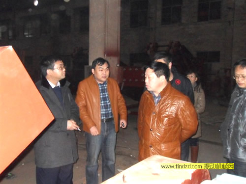 瑞豐振動李總經理陪同鄂鋼馬總經理至公司車間考察