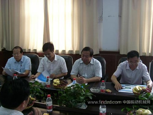 鶴壁市中級(jí)法院領(lǐng)導(dǎo)蒞臨太行全利重工調(diào)研