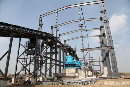 沈陽順達(dá)重礦滄州海興冀物礦業(yè)破碎機(jī)試機(jī)成功