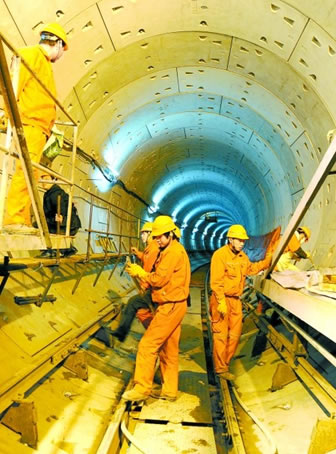 鄭州地鐵建設如火如荼，豫弘重工砂石設備助力打造高性能混凝土