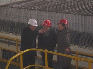 林經理給長城礦趙總講解