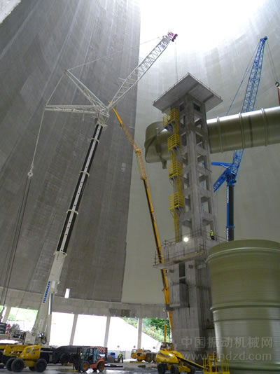特雷克斯起重機挑戰斯洛文尼亞褐煤發電廠狹窄空間管道吊裝