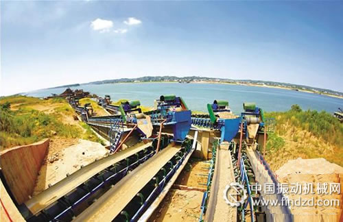 3 個新建砂石場的建設任務接近尾聲,暮云砂石場生產線已于近日上砂調試。