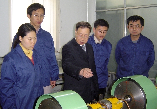 勇攀振動高峰，潛心培育人才——記中國科學院院士、東北大學機械工程與自動化學院教授聞邦椿