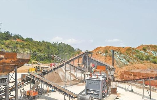 在南安康美鎮,建筑垃圾經過一系列處置實現“無害化、減量化、資源化”。